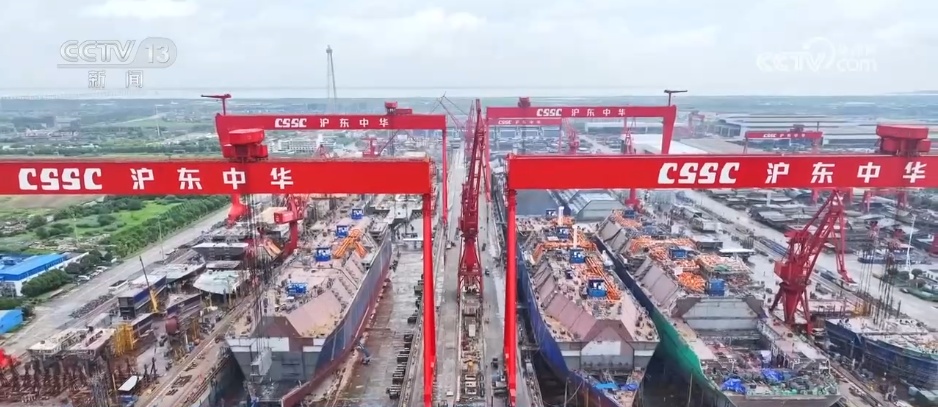 海上“超级带货王”交付 中国造船业接连刷新纪录 海上“超级带货王”交付 中国造船业接连刷新纪录