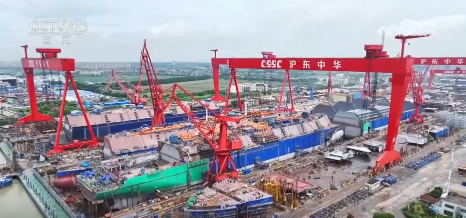 海上“超级带货王”交付 中国造船业接连刷新纪录 海上“超级带货王”交付 中国造船业接连刷新纪录