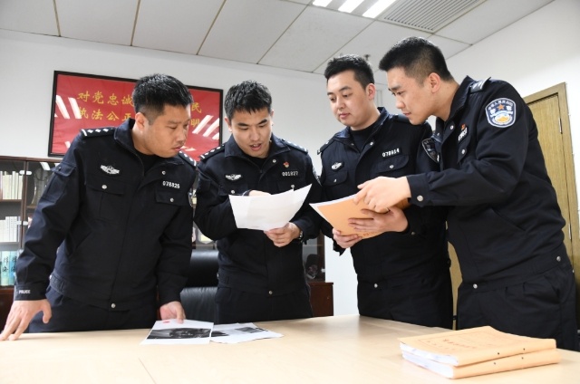 9辆豪车、300万骗局!上海一汽修厂自导自演事故骗保,26人被抓 9辆豪车、300万骗局!上海一汽修厂自导自演事故骗保,26人被抓