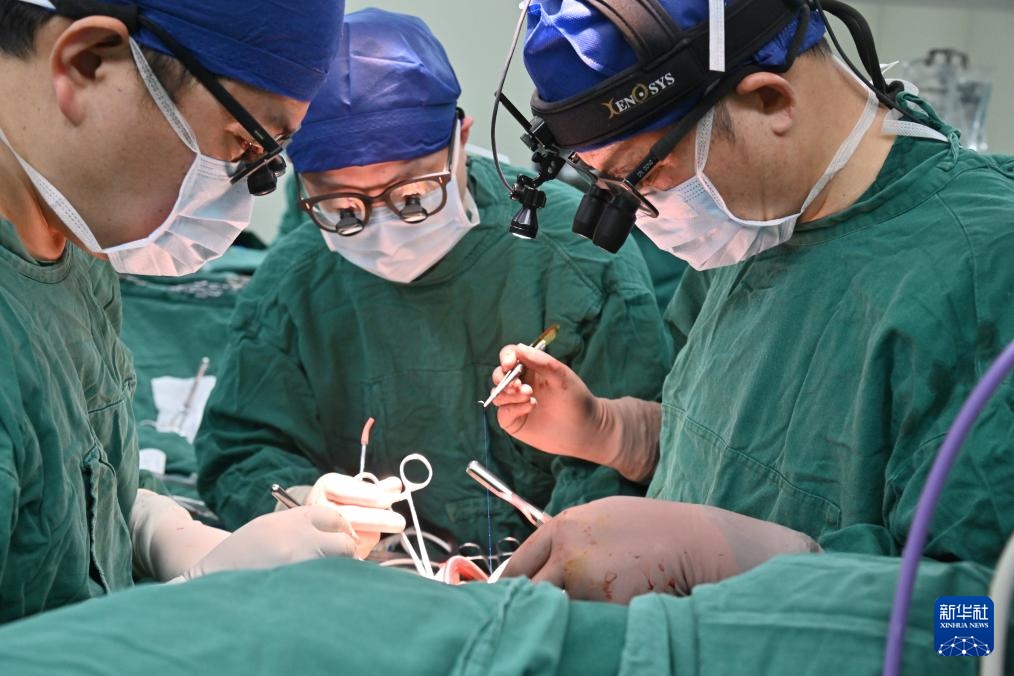 我自主研发儿童用磁悬浮“人工心”成功植入