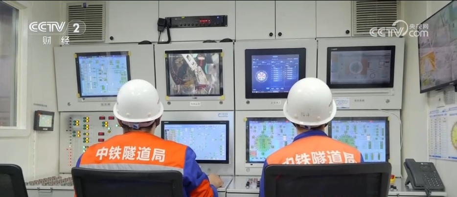 多个重大工程铿锵突进 硬核实力支撑经济向好底气