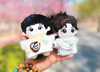 盲盒、包挂、手办,潮玩正从小众兴趣走向大众市场 盲盒、包挂、手办,潮玩正从小众兴趣走向大众市场