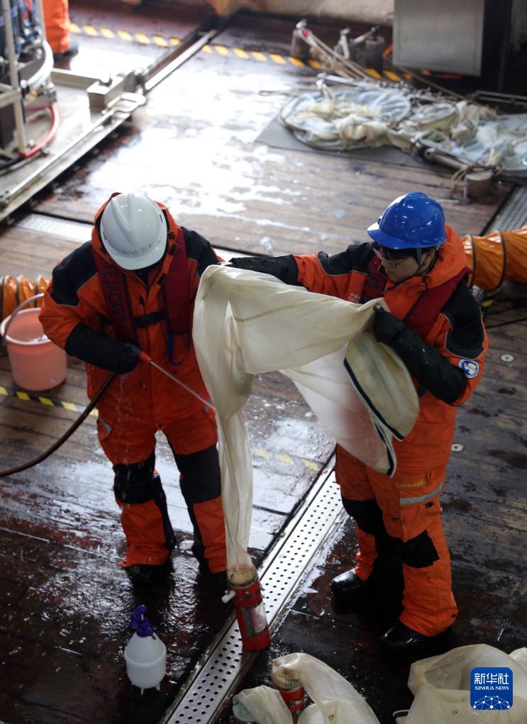 第41次南极考察|“雪龙2”号完成南大洋秋季科考任务 第41次南极考察|“雪龙2”号完成南大洋秋季科考任务