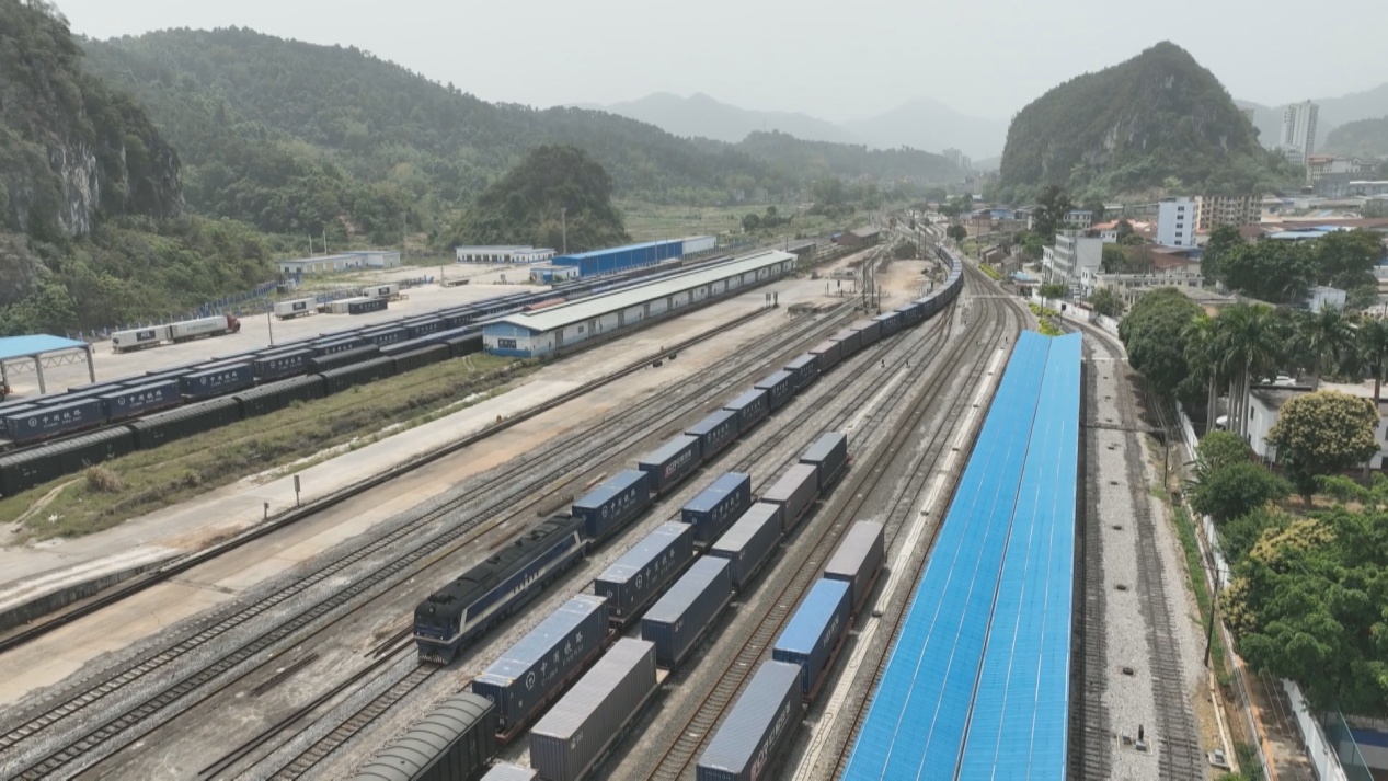 一季度广西中越铁路进出口货运量增长近2倍 一季度广西中越铁路进出口货运量增长近2倍