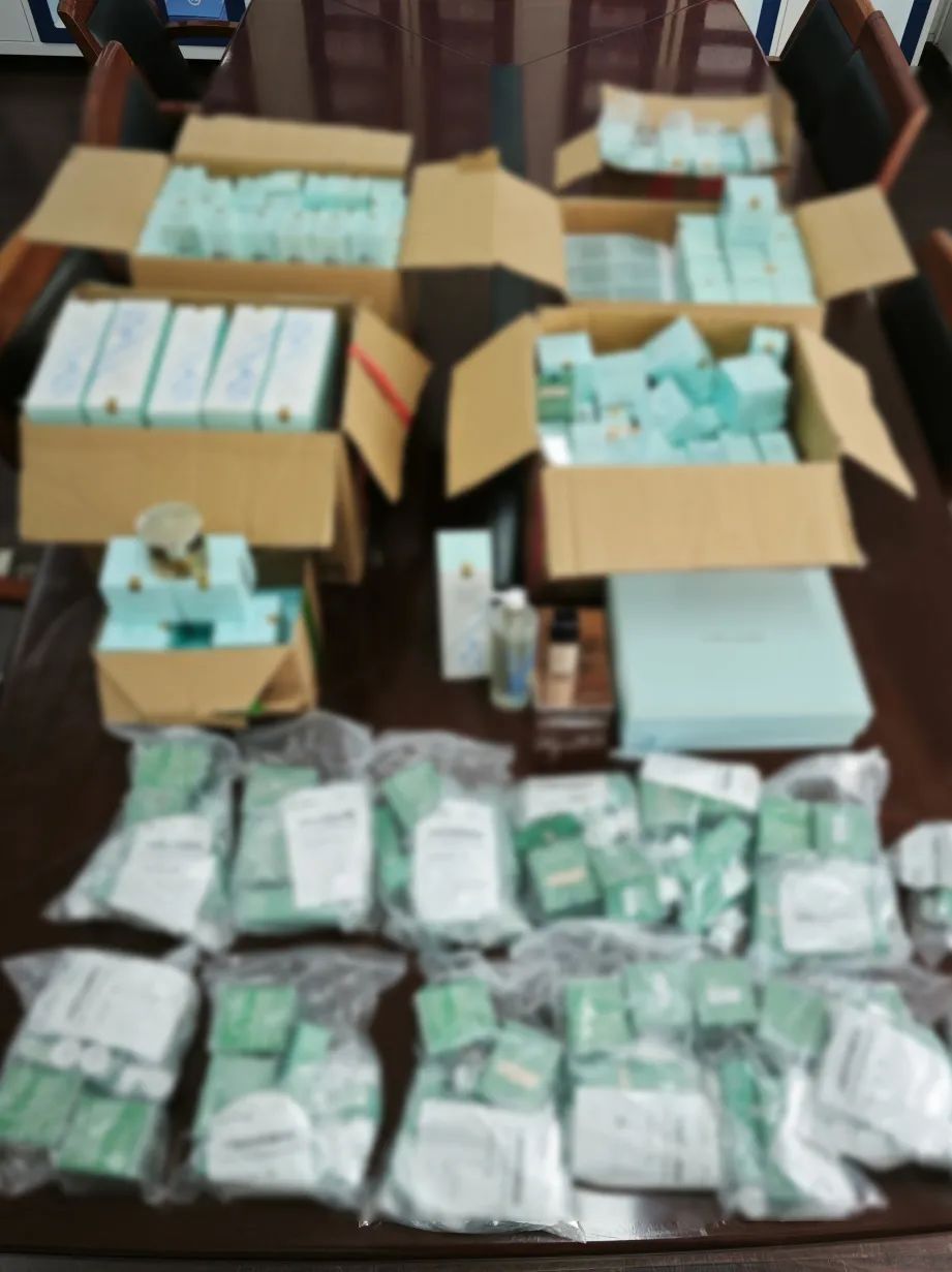 小哥教你利用退货赚到60万和玫瑰金手铐