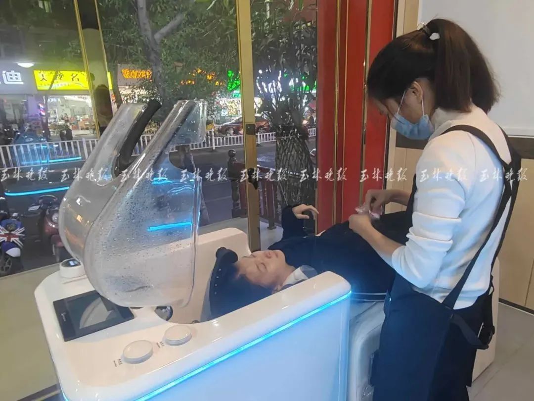 “AI洗头”的风吹到多地！顾客：“对症下痒”能力有限