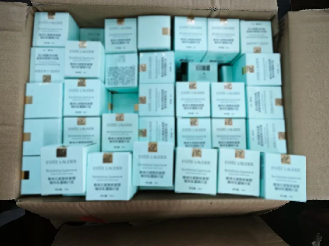 小哥教你利用退货赚到60万和玫瑰金手铐
