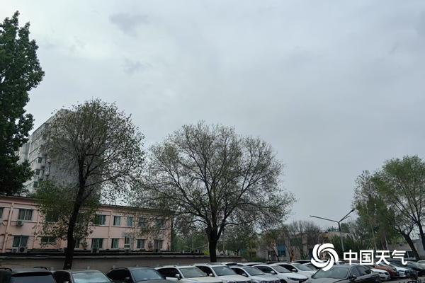 今明天北京以多云为主山区有阵雨 昼夜温差可达15℃左右