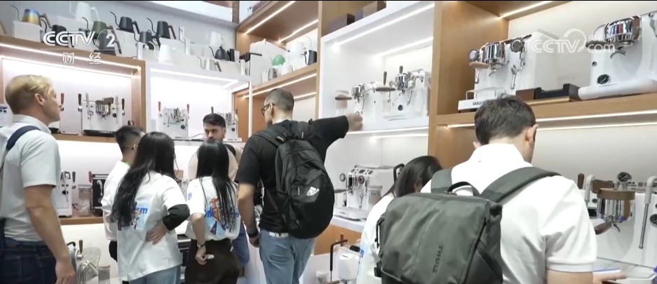 透过广交会看中国外贸向“新”而行 “智造”成闪耀“标签”