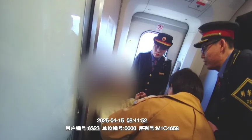 生死竞速！G2606次高铁上演“生命接力”