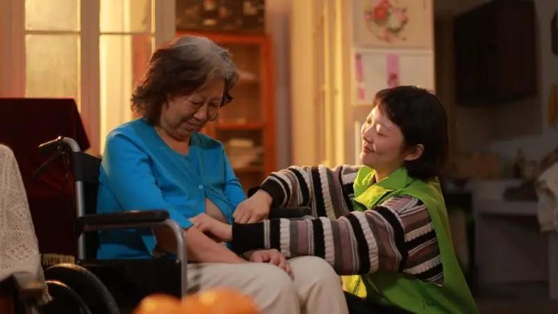 满屏“破防”与“泪目”，小时候的语文课文，是你长大后的人生吗？