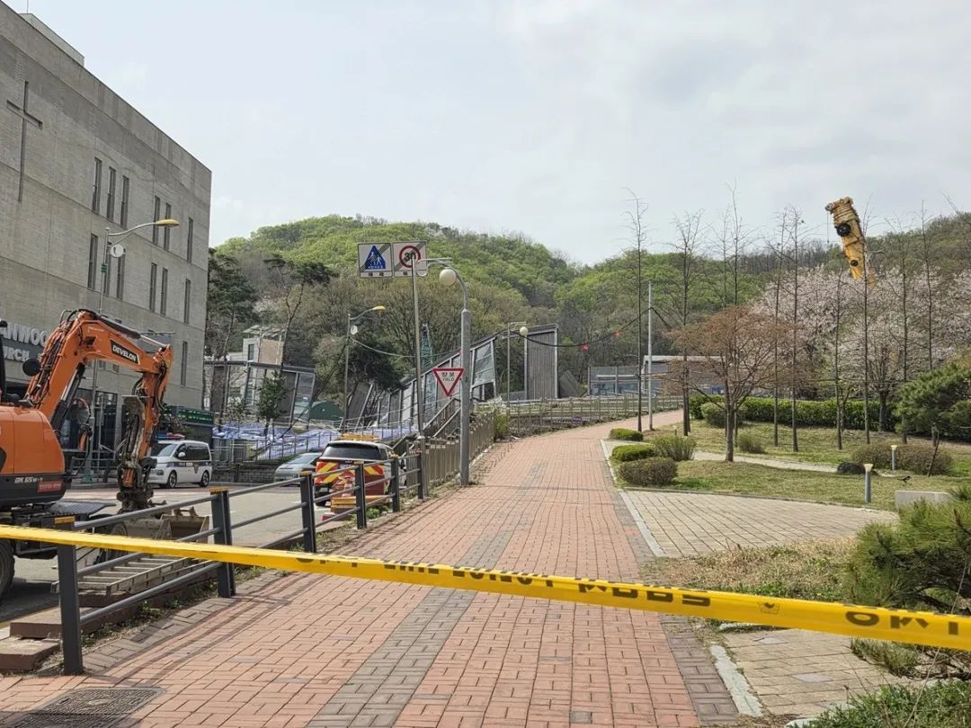 韩国在建地铁施工现场坍塌，失踪的一名工人确认死亡