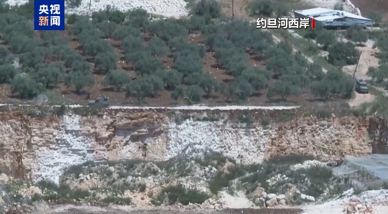 以军空袭加沙多地致20多人死亡