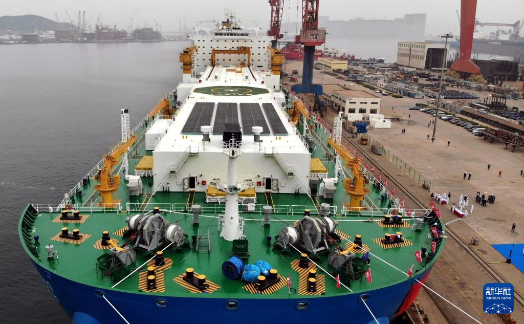 新华全媒+丨全球首艘15万吨级智慧渔业大型养殖工船交付 新华全媒+丨全球首艘15万吨级智慧渔业大型养殖工船交付