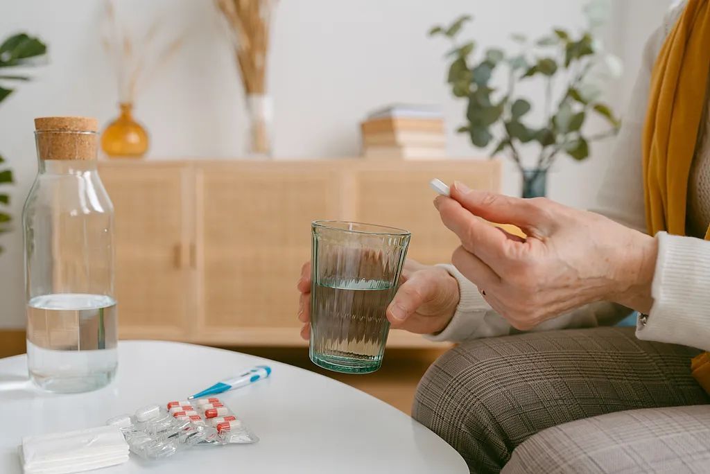 35岁男子食道被"割烂"，只因这个错误习惯！很多人都爱这么干…