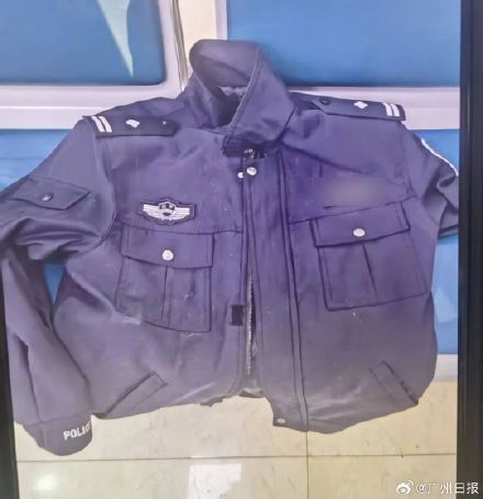 男子冒充警察到公安局帮女友办证，被民警一眼识破