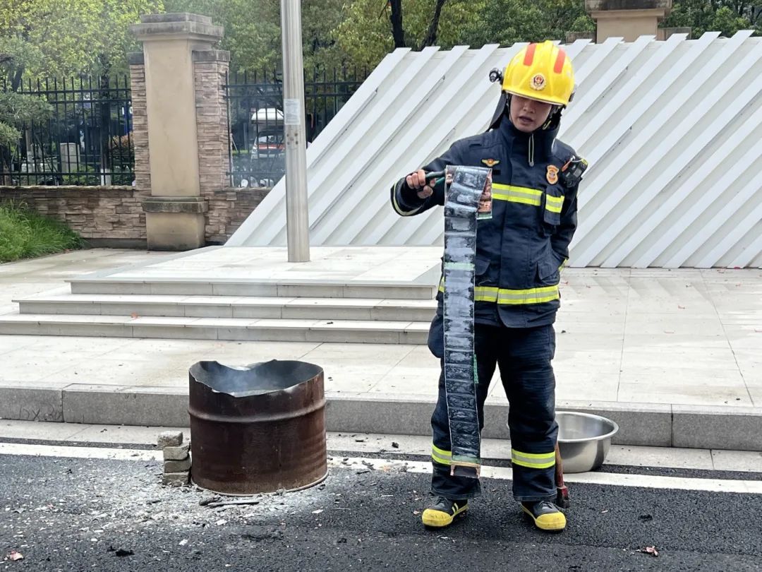 10多秒飙到400℃!不少青岛人习惯随身携带,赶紧自查→ 10多秒飙到400℃!不少青岛人习惯随身携带,赶紧自查→