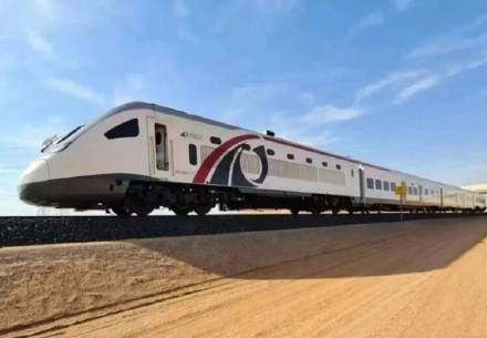 阿联酋纸币印上中国高铁动车组