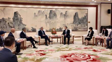 黄仁勋发声，谈美国对华“限芯令”！