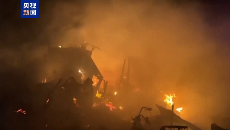 以军空袭加沙多地致20多人死亡