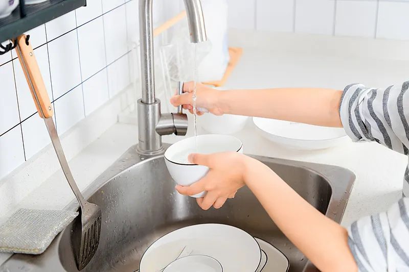 这样洗碗可能越洗越“脏”！你家中招了吗？进来自查→
