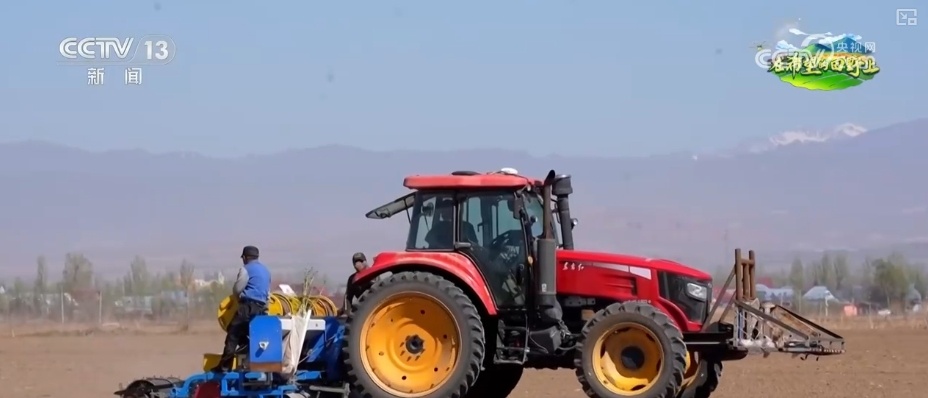 数字赋能春耕沃野生机勃勃 一幅幅“科技春耕图”在广袤田野铺展开 数字赋能春耕沃野生机勃勃 一幅幅“科技春耕图”在广袤田野铺展开