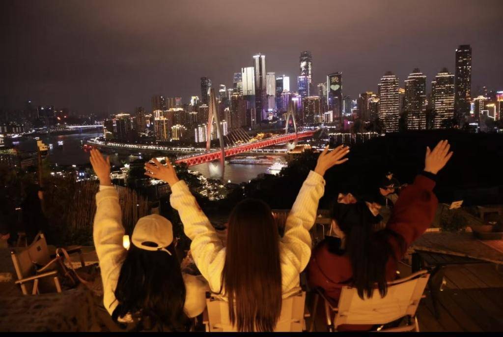 重庆网红景点“莲花茶摊”被市民投诉,官方:采纳意见,整改! 重庆网红景点“莲花茶摊”被市民投诉,官方:采纳意见,整改!