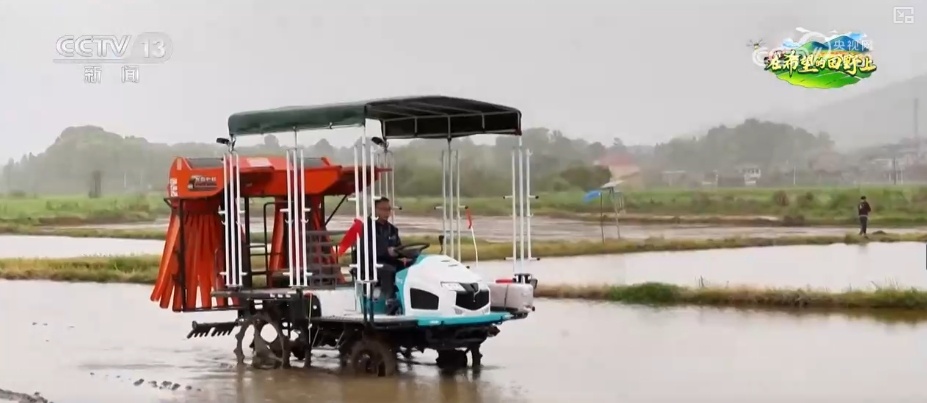 “科技+服务”助力“慧”好“春耕图” 科技显身手夯实丰收基础 “科技+服务”助力“慧”好“春耕图” 科技显身手夯实丰收基础