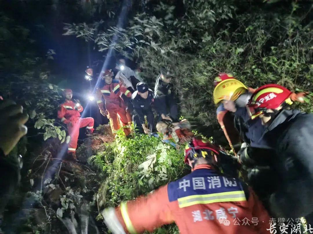 空地联动！警用无人机助力搜救七旬老人