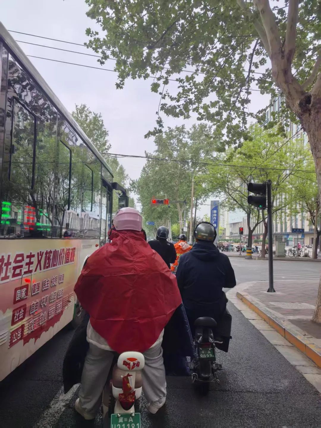 石家庄下雨了！河北大范围小雨+雷阵雨马上到，局地中雨……