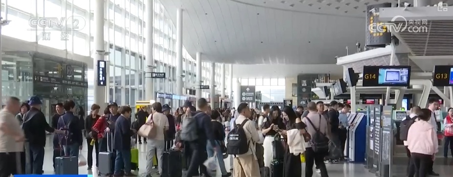 精细化暖心服务旅客“五一”假期出行 部分热门线路车票抢手