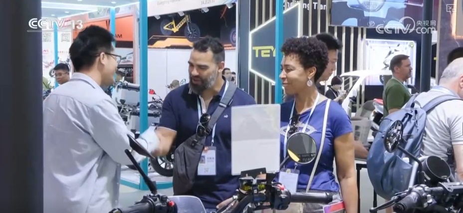 中国制造“逐绿向新”收获实打实订单 自主品牌产品出口规模逐年增长