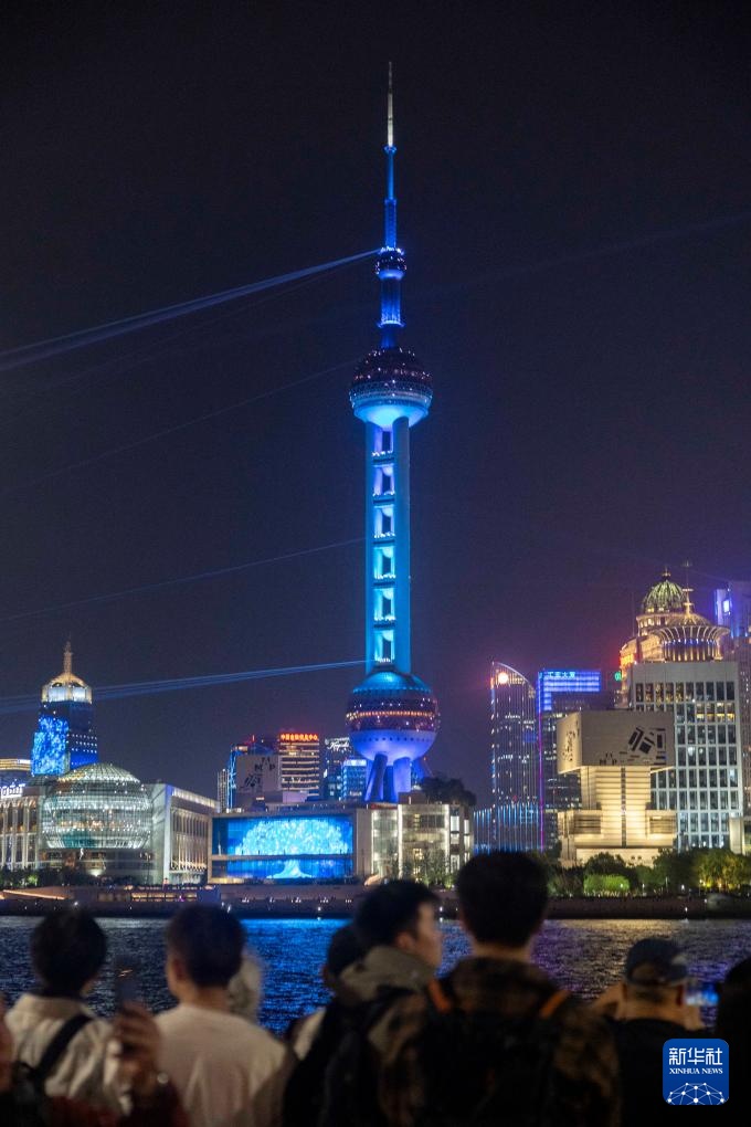 上海浦东举行“潮涌东方 光启未来”主题光影展演