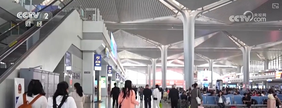精细化暖心服务旅客“五一”假期出行 部分热门线路车票抢手