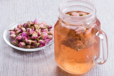 春天喝点玫瑰陈皮茶，疏肝理气健脾胃