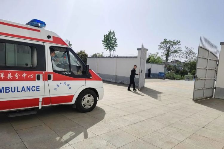 情况紧急！高铁列车临时停车1分钟！
