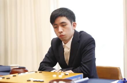 王星昊首夺围棋世界冠军
