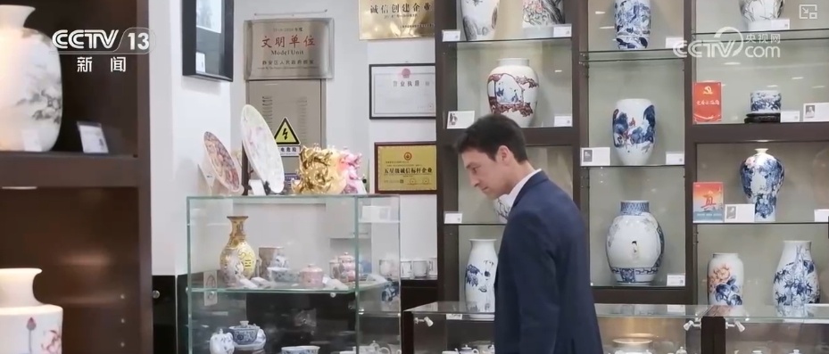 全方位打造便捷、友好消费环境 “即买即退”收获外籍游客好评