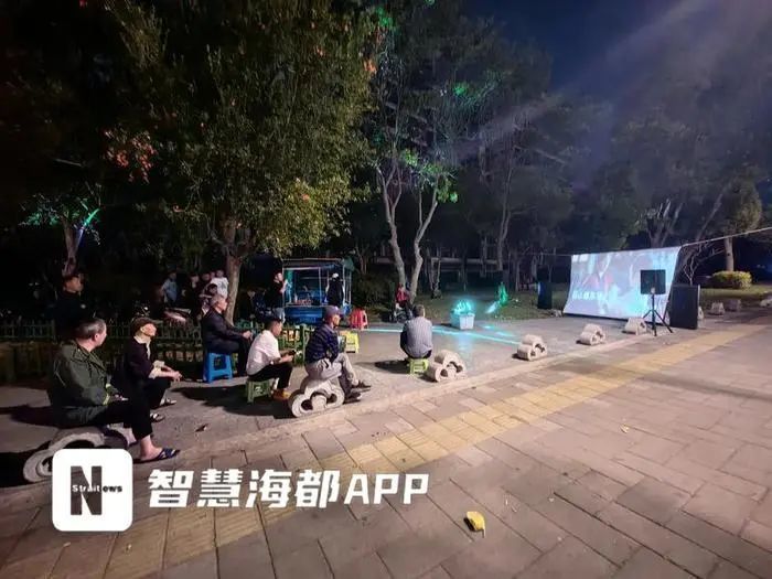 福州一小区居民崩溃:深夜在家还能听到露天KTV“声浪” 福州一小区居民崩溃:深夜在家还能听到露天KTV“声浪”