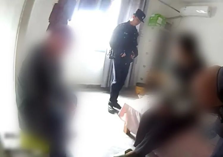 男子报警称金首饰被偷？结果反被抓