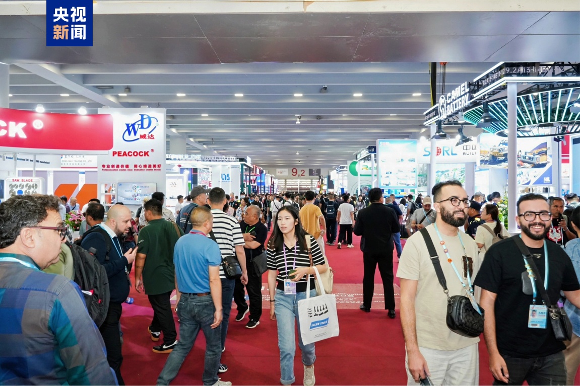 风雨中起跑 68载广交会如何再育新机？