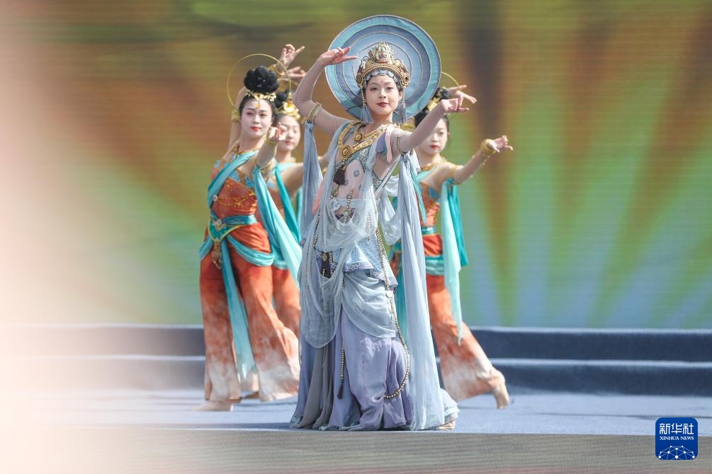 兰州桃花会：灼灼春色引客来