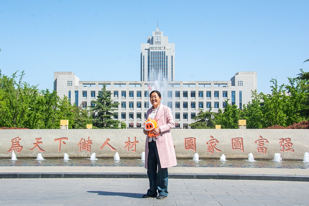 “沂蒙二姐”,“圆梦”大学校园! “沂蒙二姐”,“圆梦”大学校园!