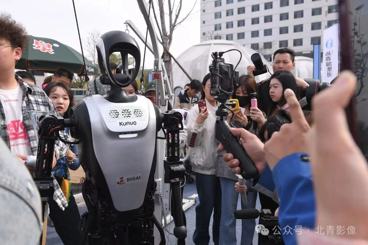 机器人半马，天工夺冠！好样的！