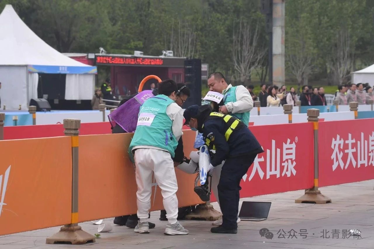 机器人半马，天工夺冠！好样的！