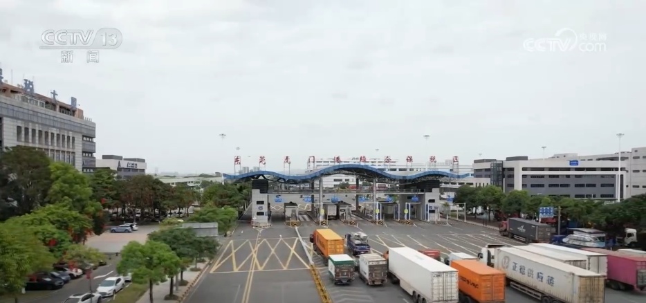 “香港服务+湾区制造”粤港合作为货物通达世界按下“加速键”