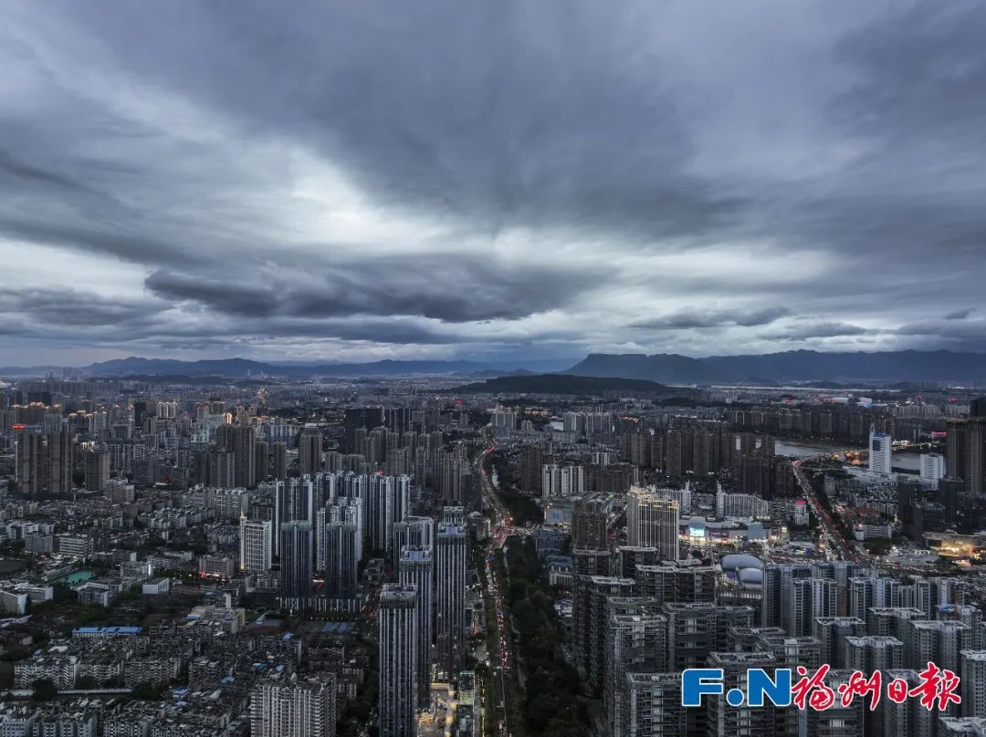 强降水！大风！冰雹！福建发布暴雨警报！福州或迎雷雨！