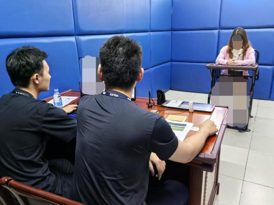 伸腿阻止高铁关门的女乘客已被行政拘留！律师：危及公共安全，还有可能被限制乘坐高铁