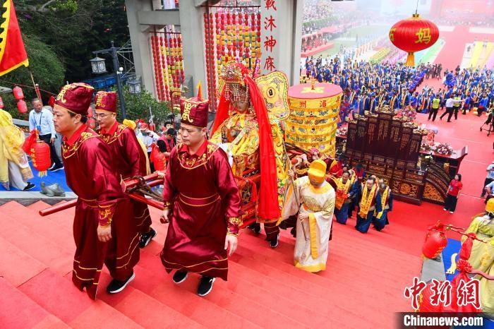纪念妈祖诞辰1065周年 海内外百余家宫庙和文化团体齐聚湄洲岛