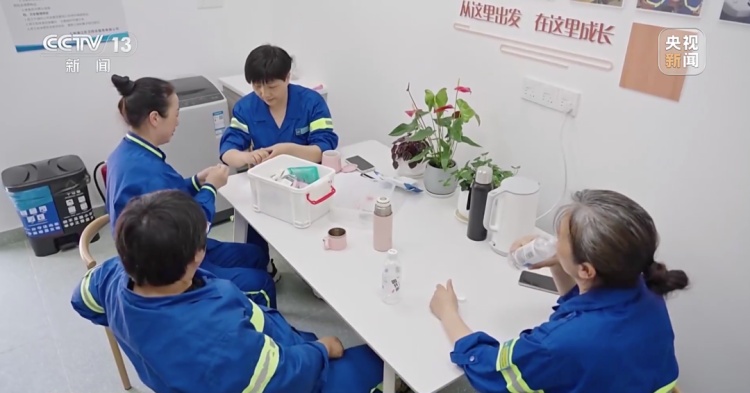 这些照片让人心疼！请给保洁员一个休息空间